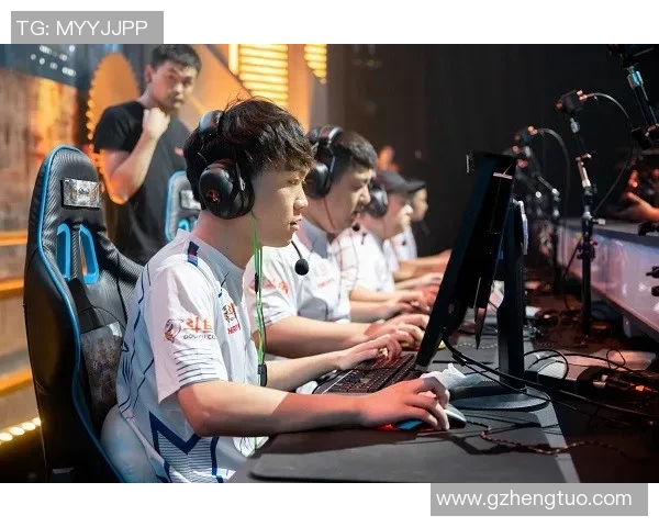 电竞女将黄娜专访回顾和平精英成长之路与赛事精彩瞬间